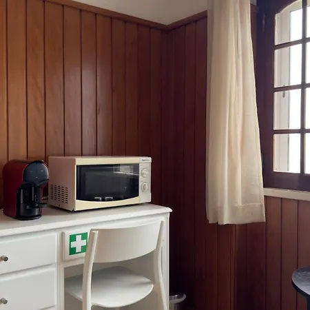 Ensuite 4 Laranja Rochedo Traseiras Santo Isidoro